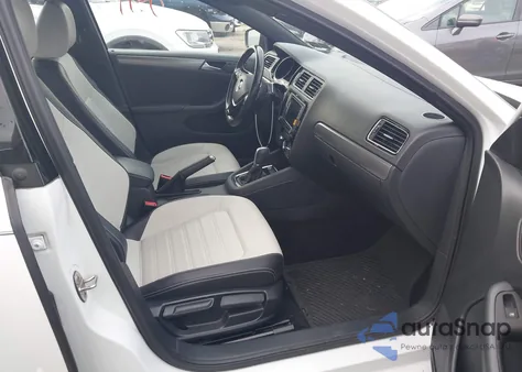 2016 Volkswagen Jetta 1.8T Sport z USA, uszkodzony, nr VIN 3VWD17AJ2GM301842